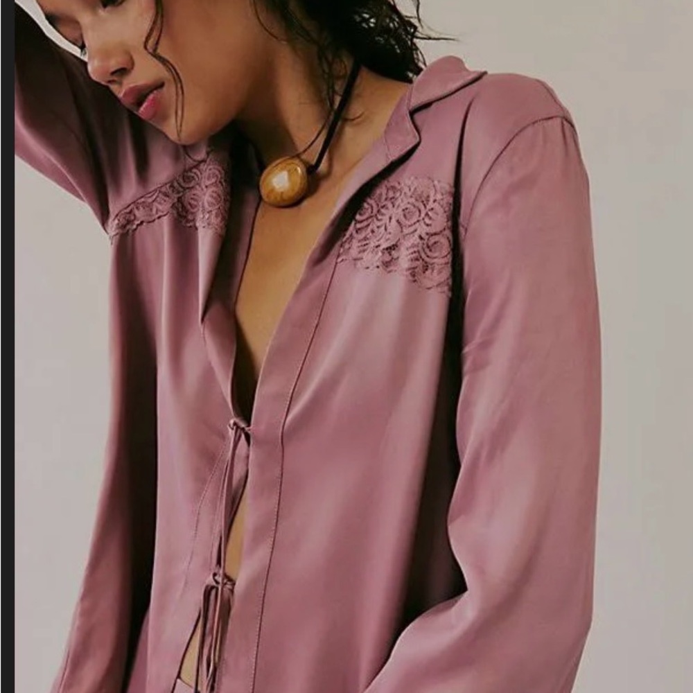Free People Lucia set 100% Viscoss
NWT $228 MSRP SOLD OUT IN STORES